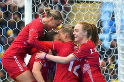 开云官网-丹麦女足惨遭逆转，小组赛两连败