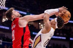 开云体育在线-鹈鹕爆冷火箭，乔治·希尔统治全场的简单介绍