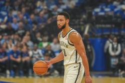 开云APP-篮网翻盘马刺，西蒙斯一己之力扛起全队