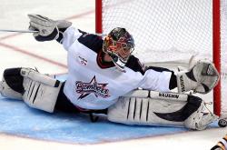 开云体育官网-季后赛抢七焦点战，76人战术洪流冲垮山西队防线