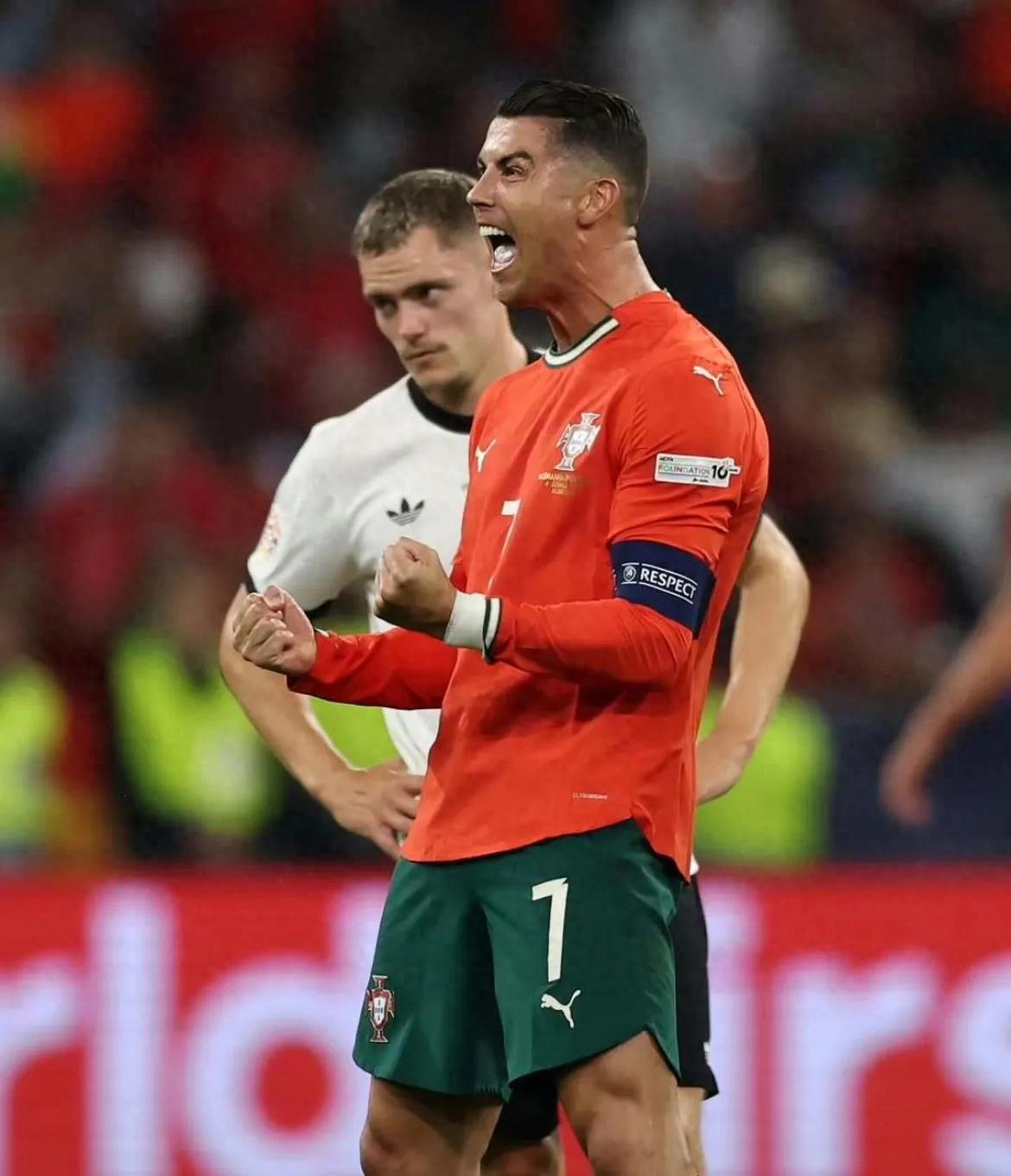 包含葡萄牙边锋速度致命助球队轻取胜利的词条