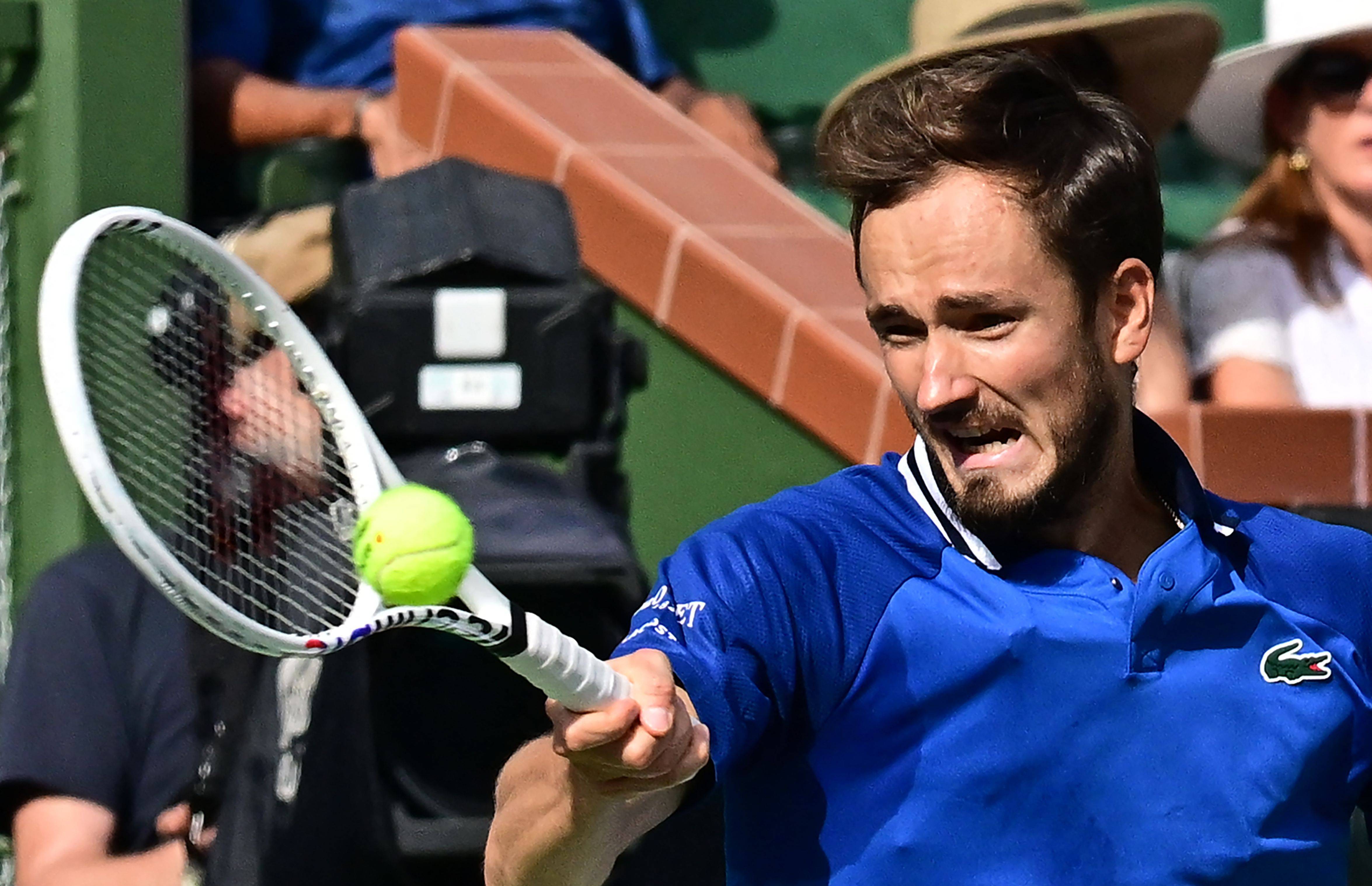 世界网球队爆冷澳大利亚网球队,梅德韦杰夫关键制胜的简单介绍 世界网球队爆冷澳大利亚网球队,梅德韦杰夫关键制胜的简单介绍