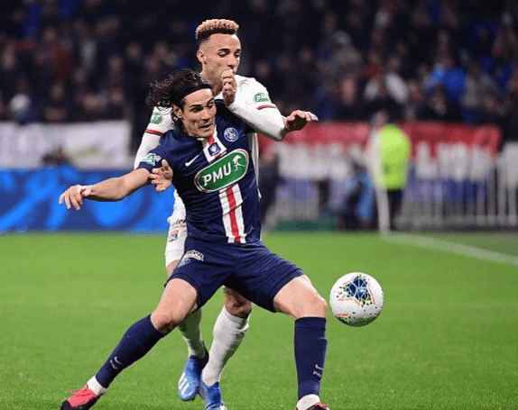 包含AC米兰逆转乌拉圭，卡瓦哈尔惊艳四座的词条