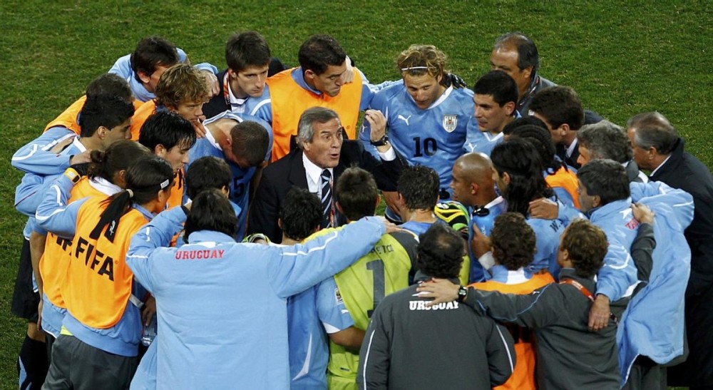 包含AC米兰逆转乌拉圭，卡瓦哈尔惊艳四座的词条