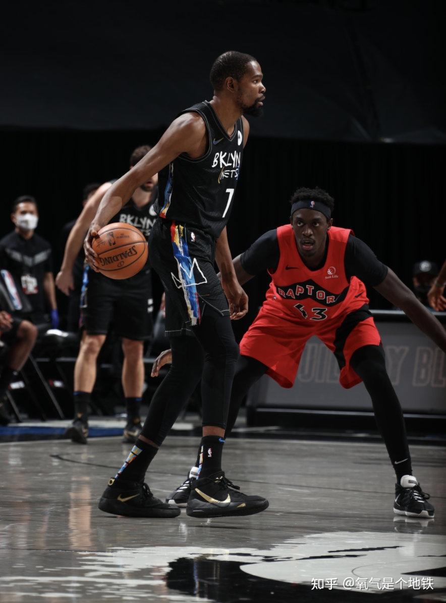 篮网鏖战青岛队，西亚卡姆扛起全队