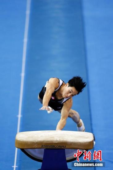 英国体操队表现抢眼,摘下金牌 英国体操队表现抢眼,摘下金牌