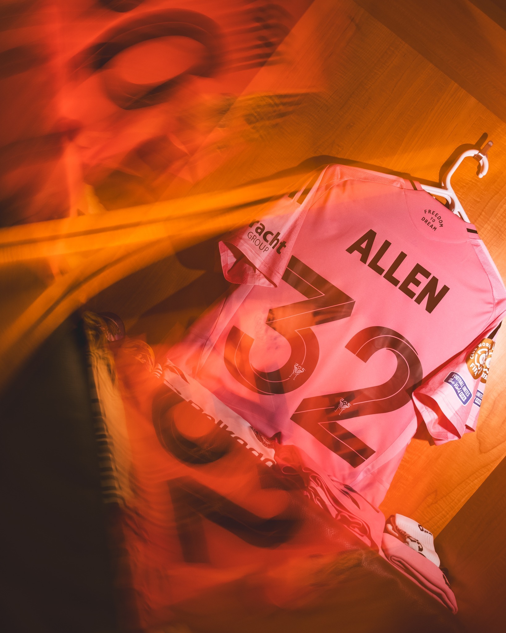 梅西进球，巴萨惨遭罗马逆转出局