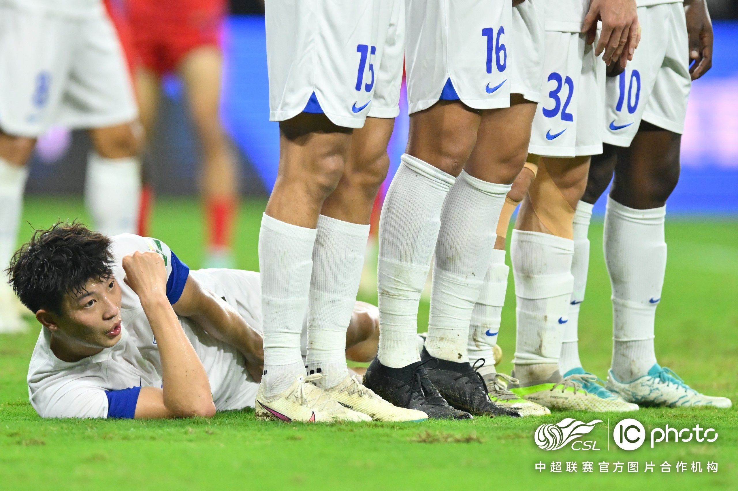 科隆队员积极备战下一场比赛