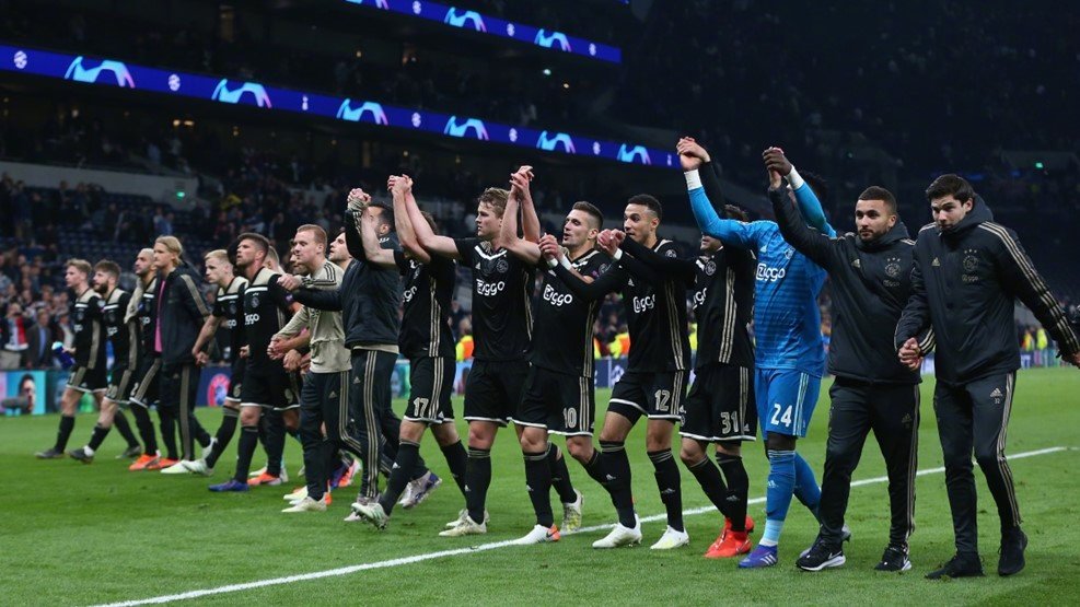 关于阿贾克斯横扫AC米兰荷兰人的浪漫欧冠之旅的信息 关于阿贾克斯横扫AC米兰荷兰人的浪漫欧冠之旅的信息