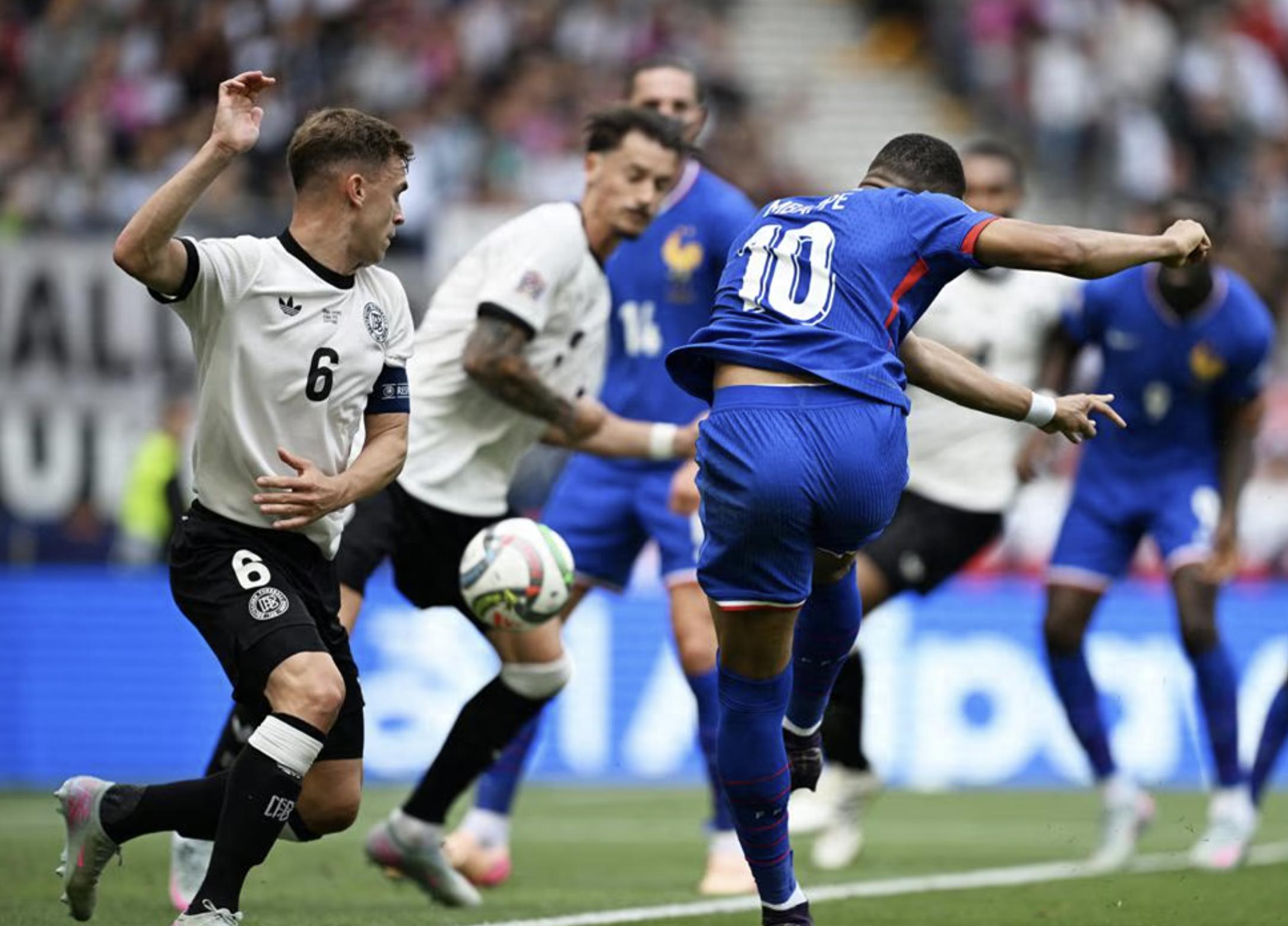 西欧球队斗志昂扬，获得胜利挺进四强的简单介绍