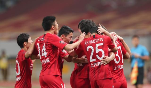上海上港击败对手，领跑积分榜