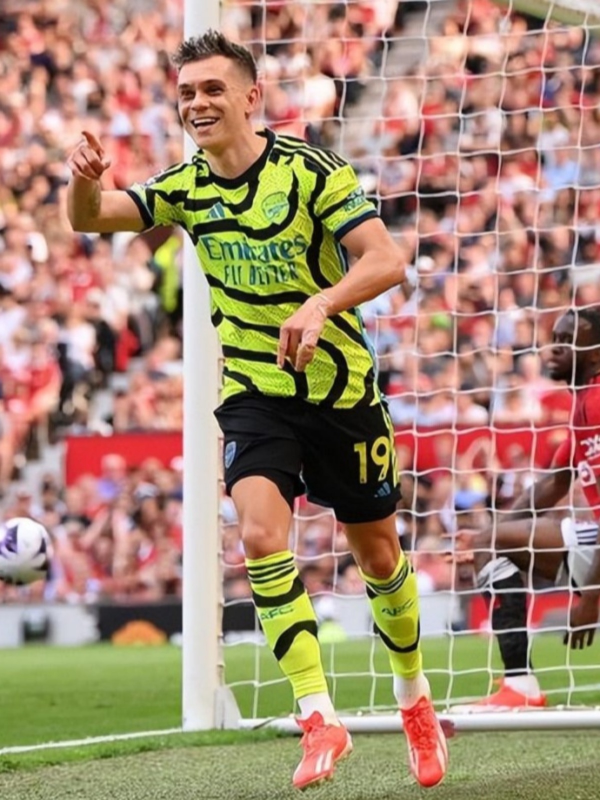 阿森纳告捷曼联，英超百年罗德曼为自己感到庆贺的简单介绍