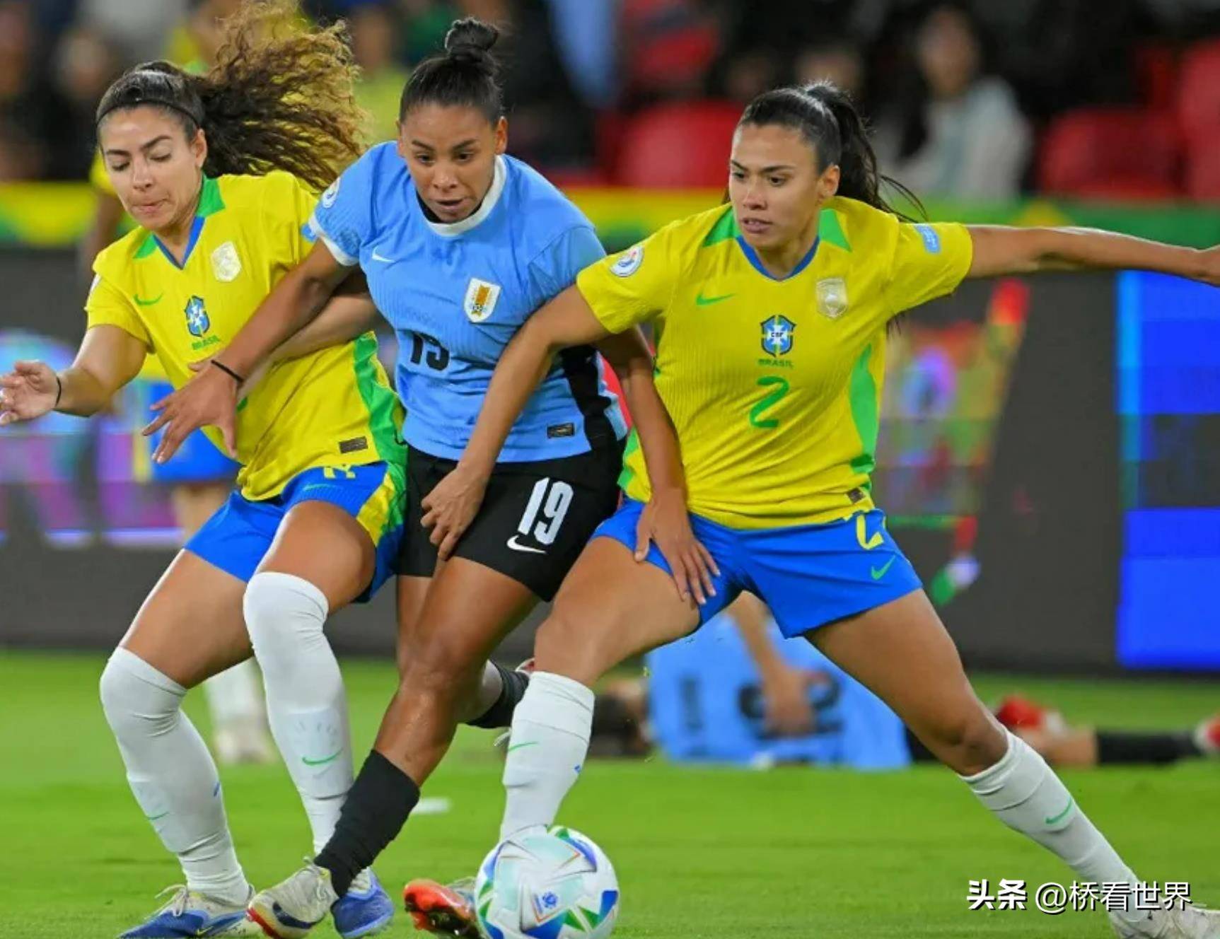 巴西女足继续发挥实力，击败对手
