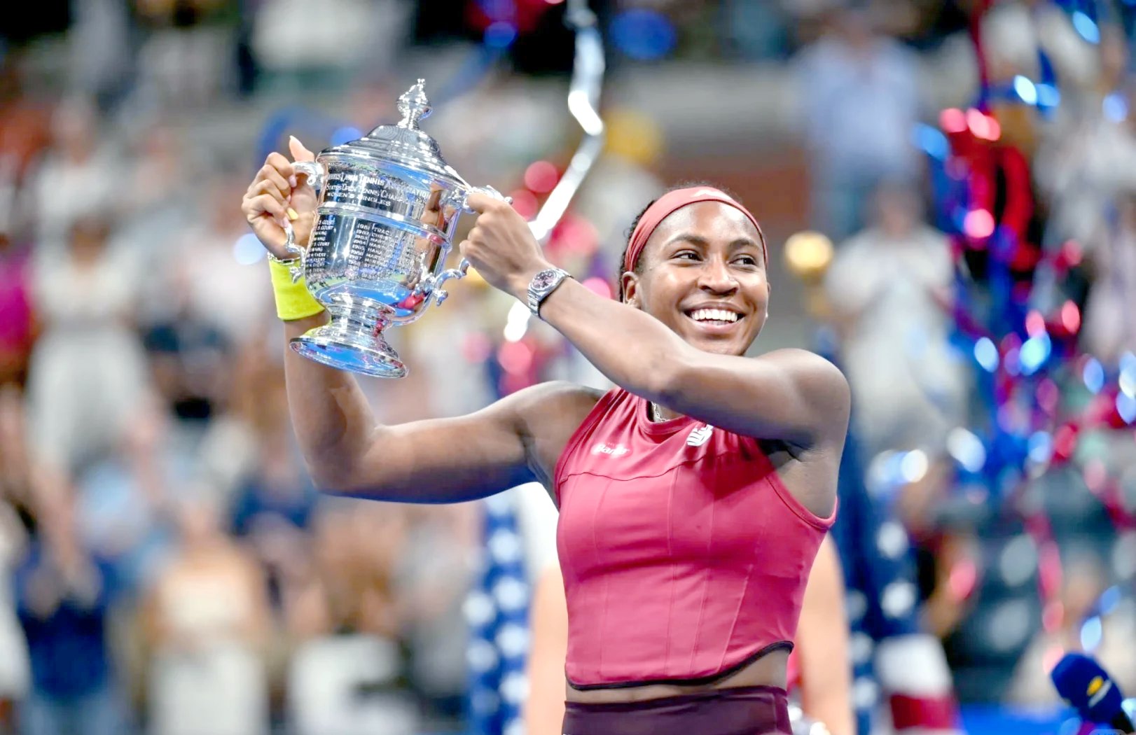 网球项目选手展现绝活获冠军