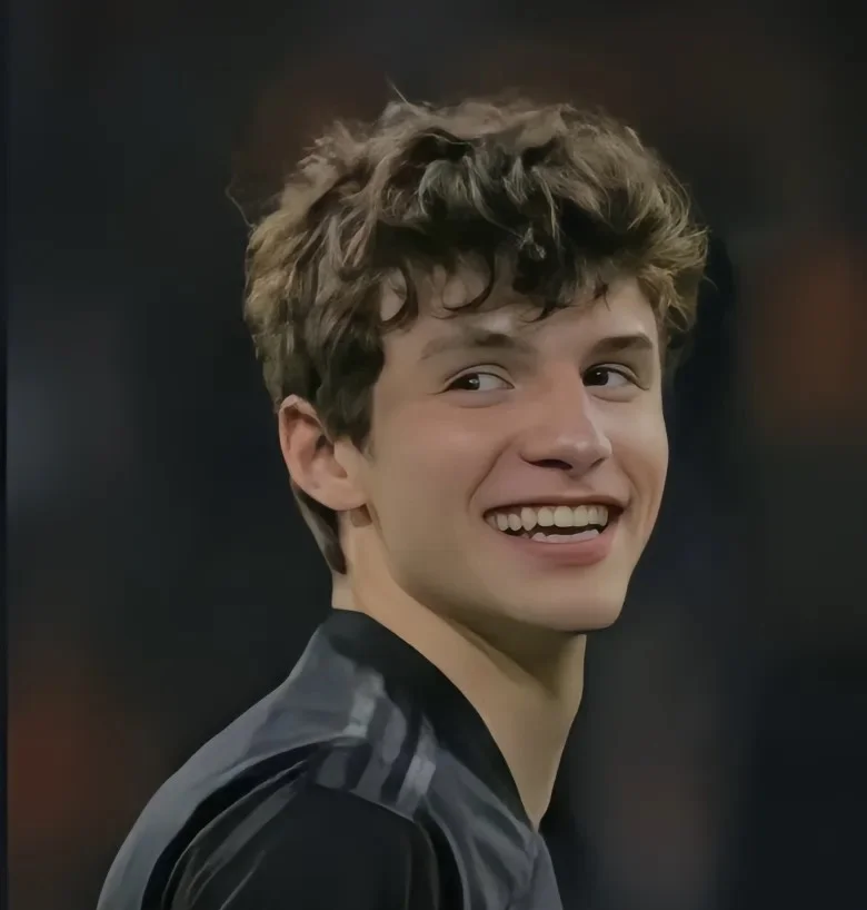 包含英格兰险胜马赛，穆勒统治全场的词条