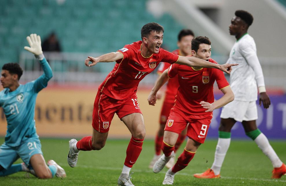 年轻新秀崭露头角，助球队战绩大幅改善的简单介绍