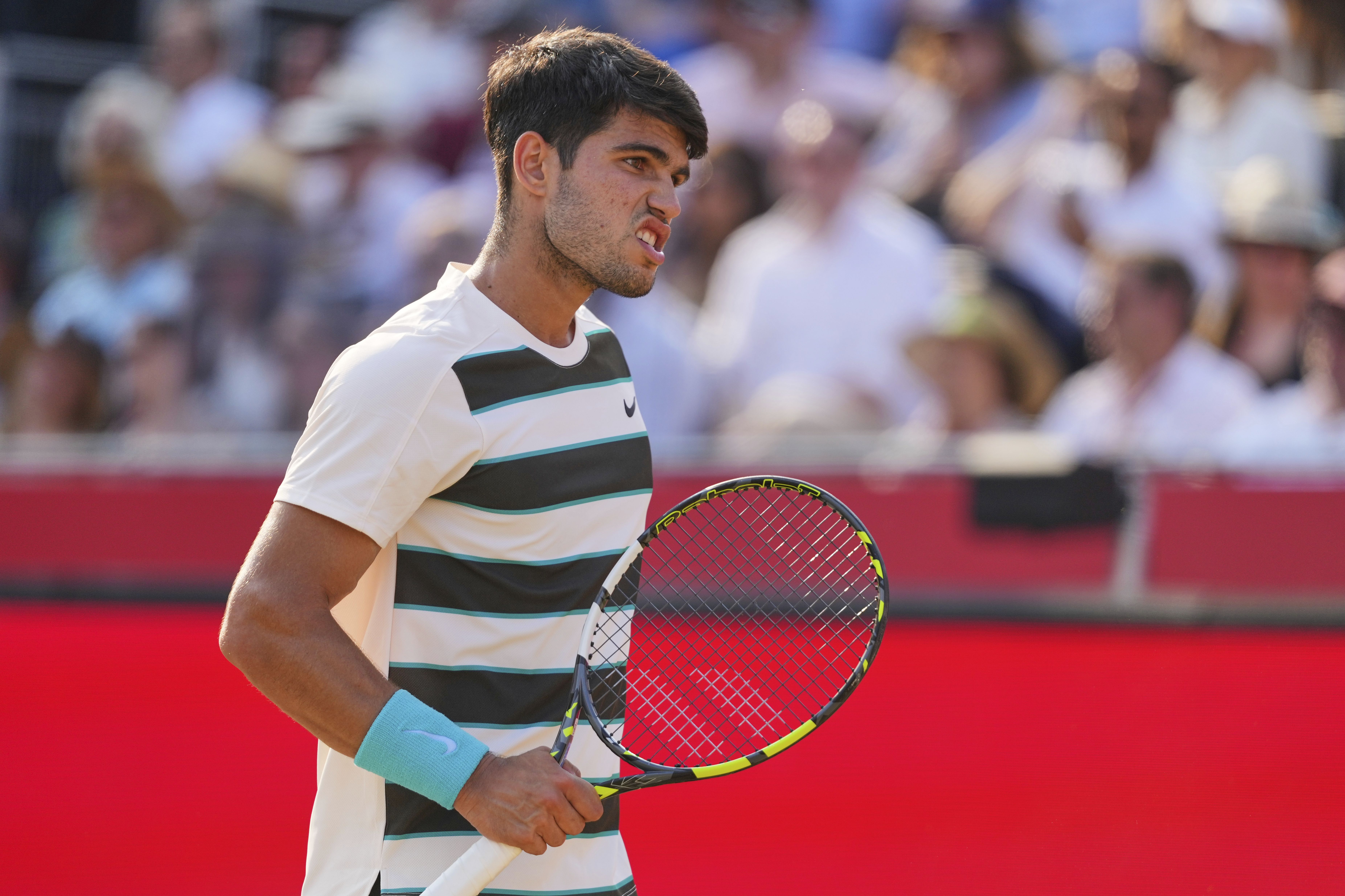 关于西班牙网球队翻盘日本网球队，阿尔卡拉斯制霸全场的信息