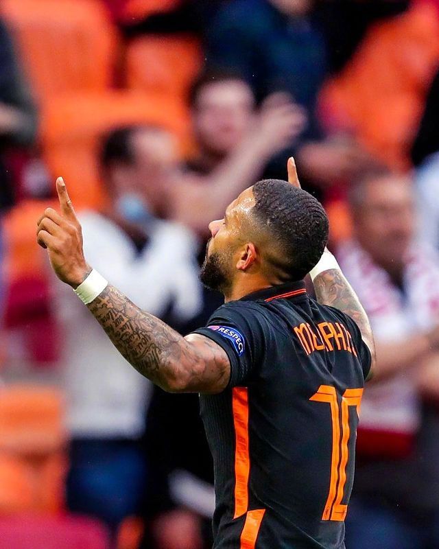 包含瑞典国家队喜迎胜利，成功晋级欧洲杯四强的词条