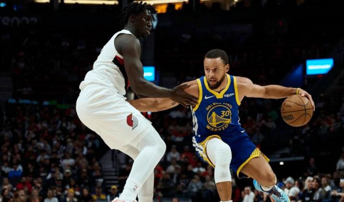 关于太阳鏖战国王，库里扛起全队的信息