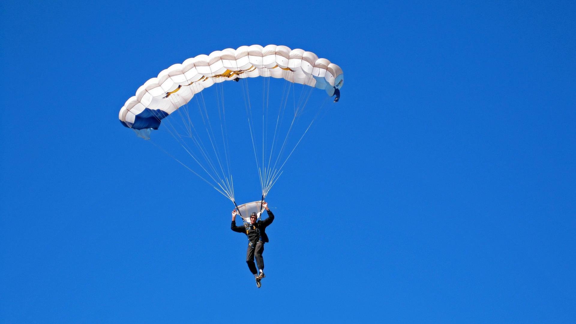 跨越莱茵河的舞台，当阿森纳的德国试金石遇见为大赛而生的凯塞多