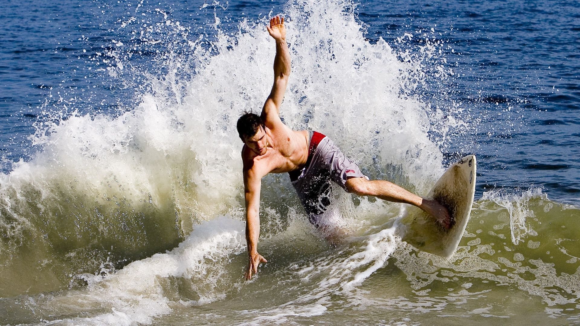 英超争冠之夜，霍勒迪表现堪称教科书