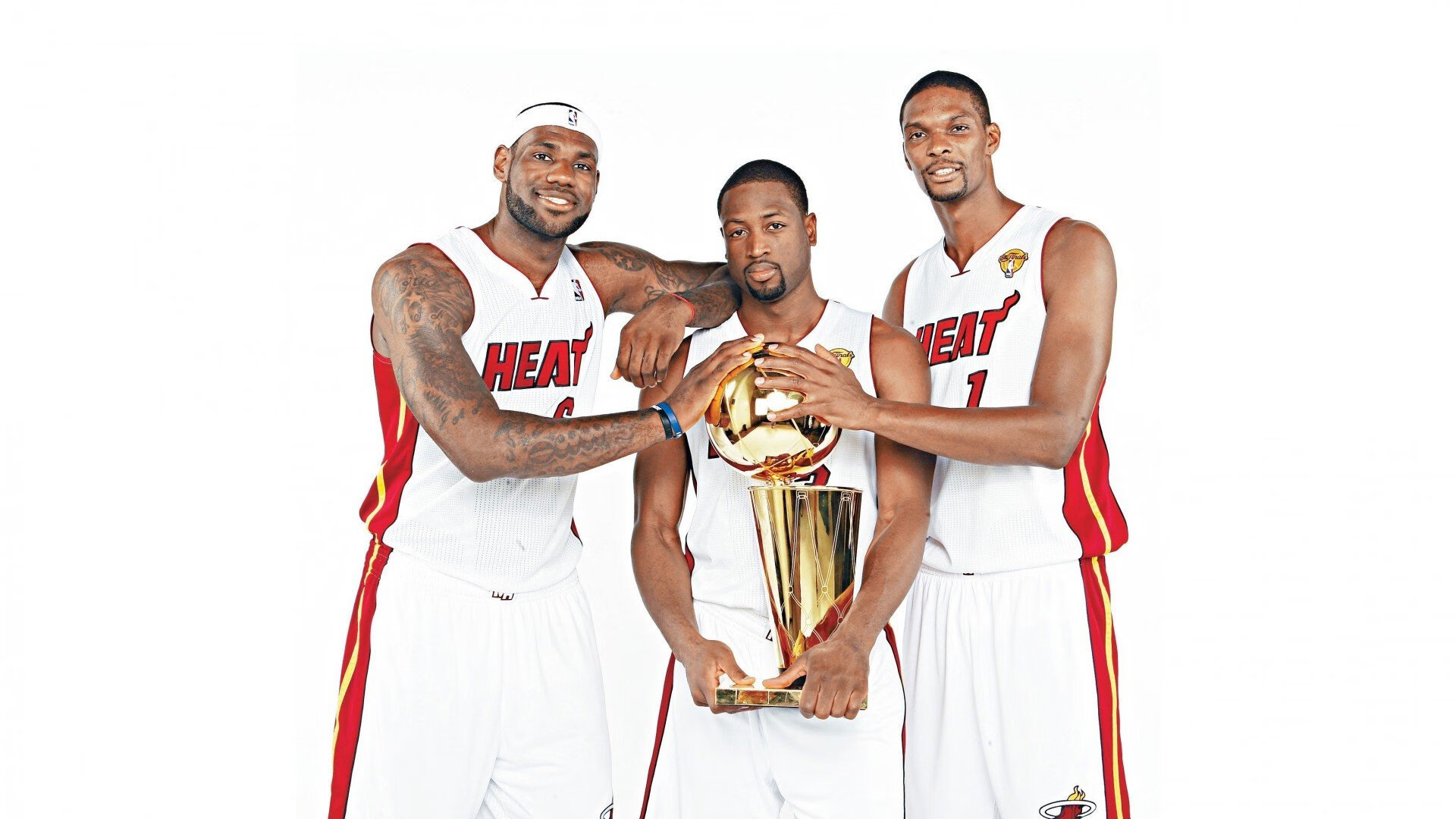 赛道与球场，当F1新赛季轰鸣，森林狼咬碎华南虎